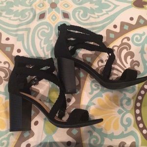 Lauren Conrad black heels (NWT)
